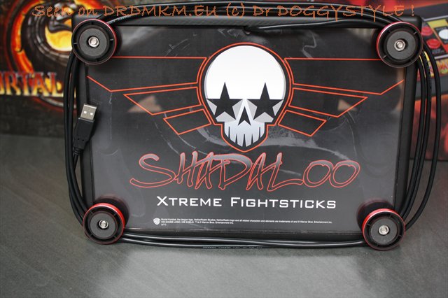 DrDMkM-Controllers-MK9-Custom-Shadaloo-Fight-Stick-005.jpg