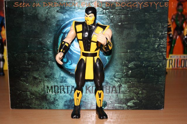 DrDMkM-Figures-1996-ToyIsland-10inch-Scorpion-001.jpg