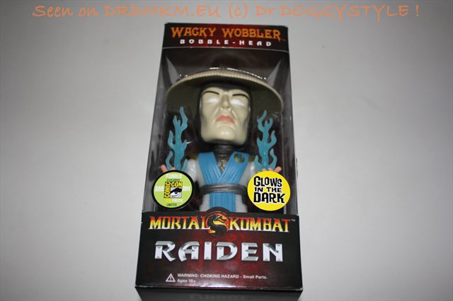 DrDMkM-Figures-2011-Funko-Wacky-Wobbler-Raiden-001.jpg