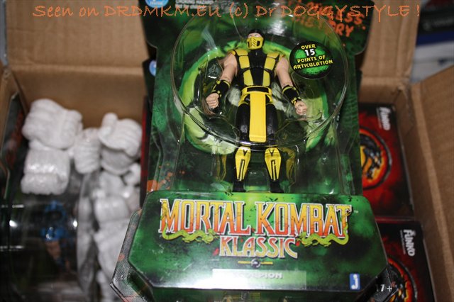 DrDMkM-Figures-2011-Jazwares-4Inch-Klassic-Scorpion-001.jpg