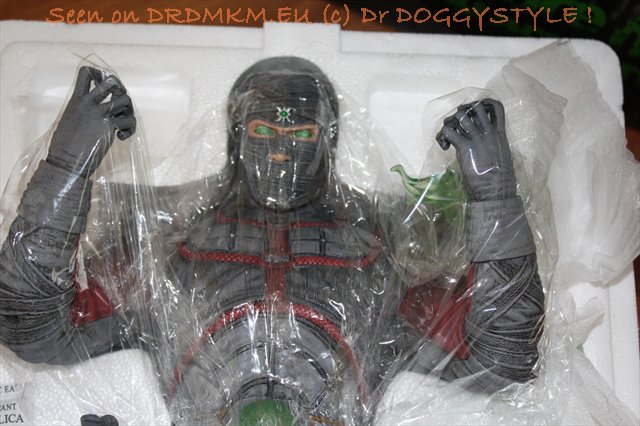 DrDMkM-Figures-2012-Sycocollectibles-Ermac-18-Inch-015