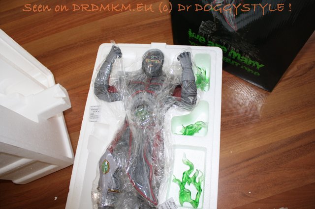 DrDMkM-Figures-2012-Sycocollectibles-Ermac-18-Inch-026.jpg