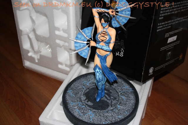 DrDMkM-Figures-2011-Sycocollectibles-Kitana-10-Inch-018.jpg