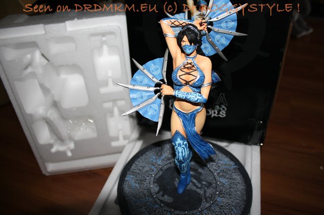 DrDMkM-Figures-2011-Sycocollectibles-Kitana-10-Inch-019