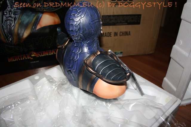 DrDMkM-Figures-2011-Sycocollectibles-Scorpion-1-2-Bust-Exclusive-027.jpg