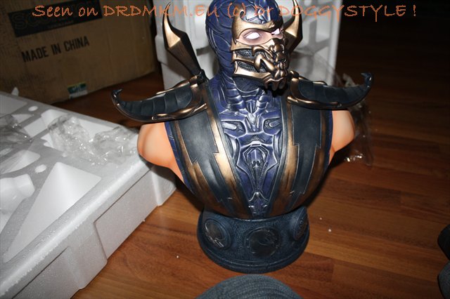 DrDMkM-Figures-2011-Sycocollectibles-Scorpion-1-2-Bust-Exclusive-031.jpg
