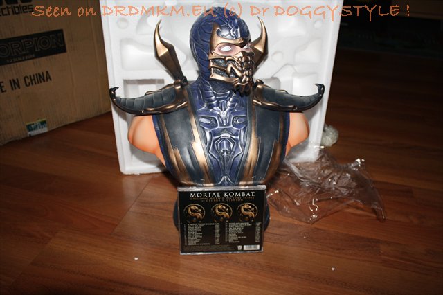 DrDMkM-Figures-2011-Sycocollectibles-Scorpion-1-2-Bust-Exclusive-036.jpg