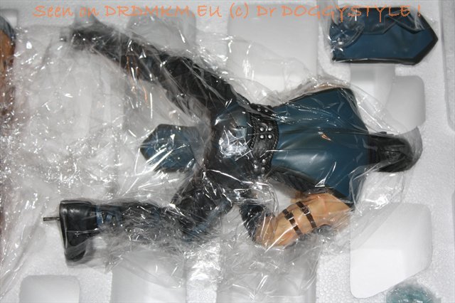 DrDMkM-Figures-2011-Sycocollectibles-Sub-Zero-10-Inch-Exclusive-012