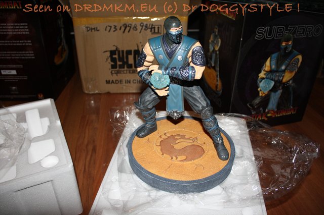 DrDMkM-Figures-2011-Sycocollectibles-Sub-Zero-10-Inch-Exclusive-021.jpg