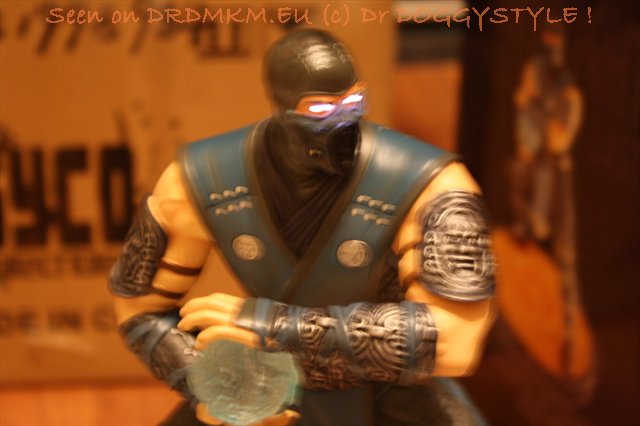 DrDMkM-Figures-2011-Sycocollectibles-Sub-Zero-10-Inch-Exclusive-022