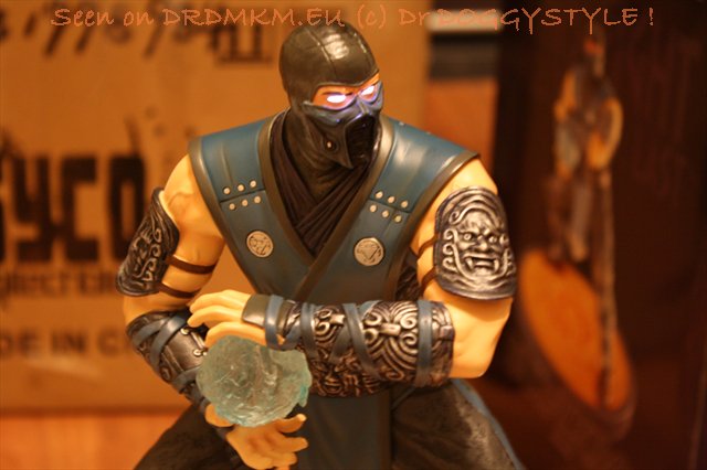 DrDMkM-Figures-2011-Sycocollectibles-Sub-Zero-10-Inch-Exclusive-023.jpg