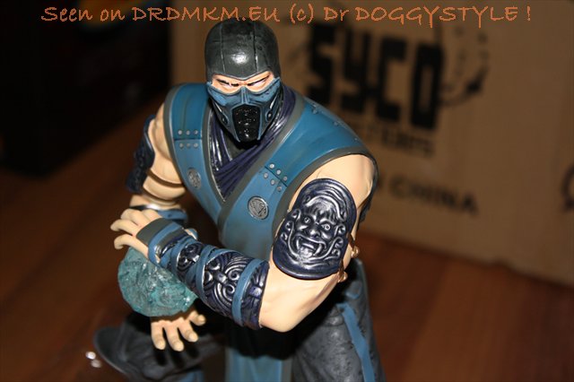 DrDMkM-Figures-2011-Sycocollectibles-Sub-Zero-10-Inch-Exclusive-025