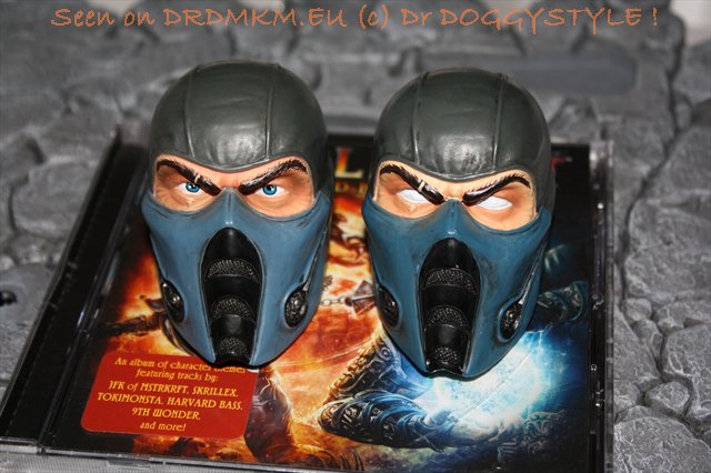 DrDMkM-Figures-2011-Sycocollectibles-Sub-Zero-18-Inch-Exclusive-026.jpg