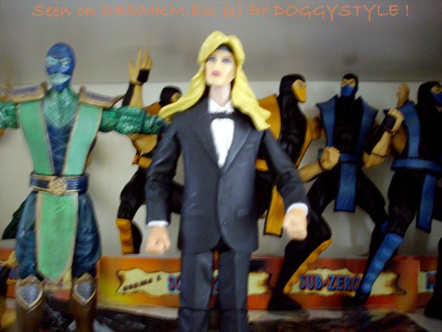 DrDMkM-Figures-Custom-Suit-Up-005.jpg
