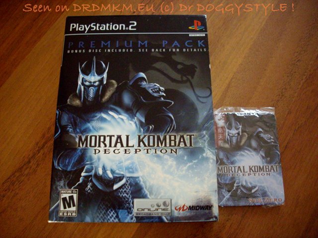 DrDMkM-Games-Sony-PS2-2004-NTSC-MK-Deception-Premium-Pack-Sub-Zero-001.jpg