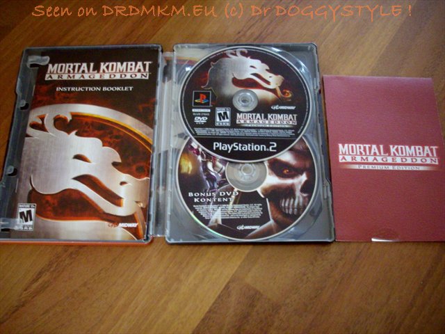 DrDMkM-Games-Sony-PS2-2006-NTSC-MK-Armageddon-Premium-Edition-SindelVsShaoKahn-003.jpg