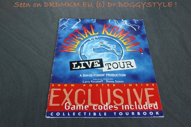 DrDMkM-Magazine-Live-Tour-Collectible-Tourbook-001.jpg