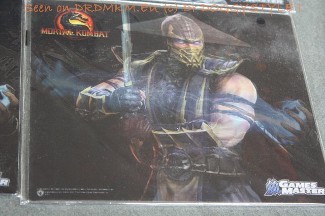 DrDMkM-Game-Master-Holograpic-Mousepad-Scorpion-Vs-Raiden-004