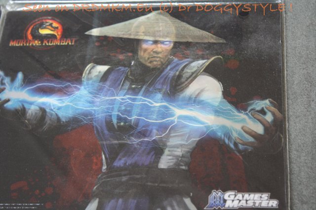 DrDMkM-Game-Master-Holograpic-Mousepad-Scorpion-Vs-Raiden-017-Morphing.jpg