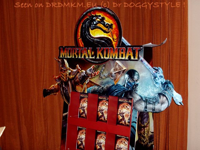 DrDMkM-Promo-Display-2011-05-02-001.jpg