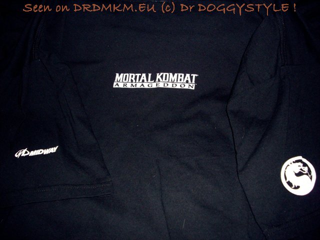 DrDMkM-T-Shirt-MK-Armageddon-Promo-Goro-Johnny-Cage-007-Back.jpg