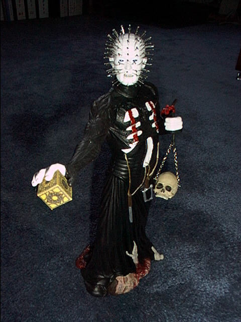 Pinhead 4.jpg (58817 bytes)